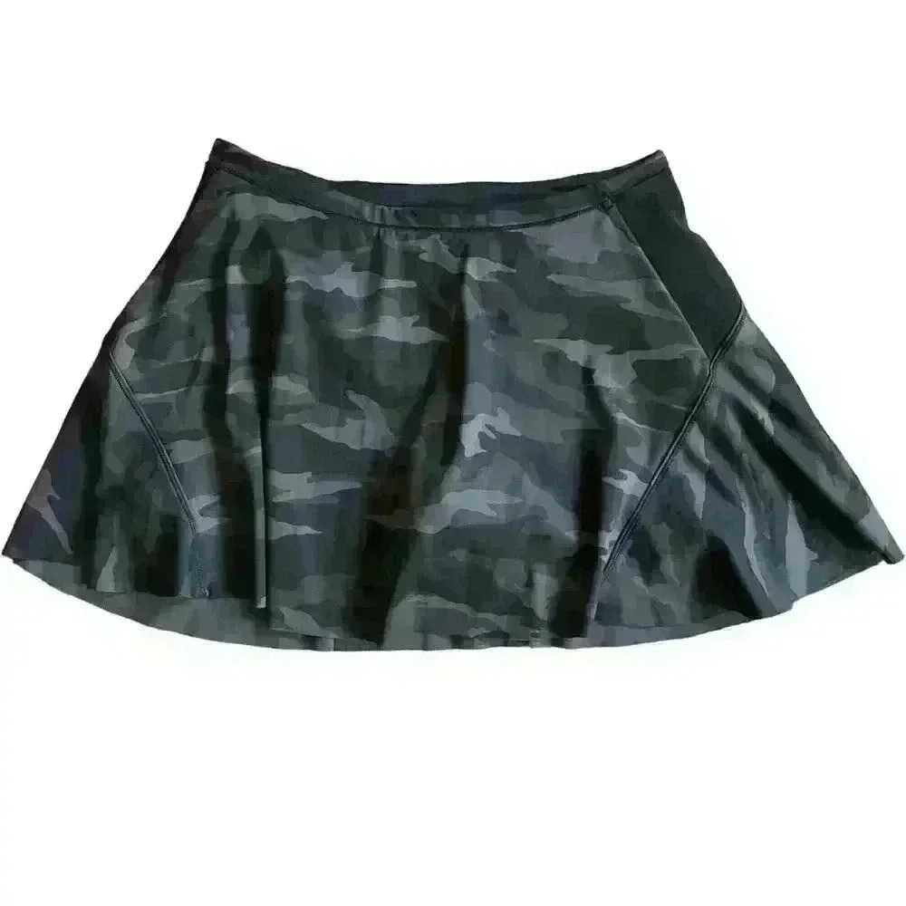 NWOT Women’s Athleta Black Camo Match Point Tennis Golf Skort Size Small